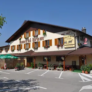 Kmecki Hram Lublana